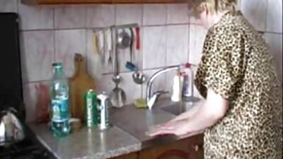 Alice zöld fúj BBC összezavarodik a nappaliban anya leszopja fiát