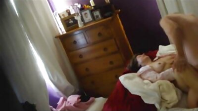 Filigrán szőke Ebbi anya fia szex porno Punci Dobogó videó (Krystal Boyd)